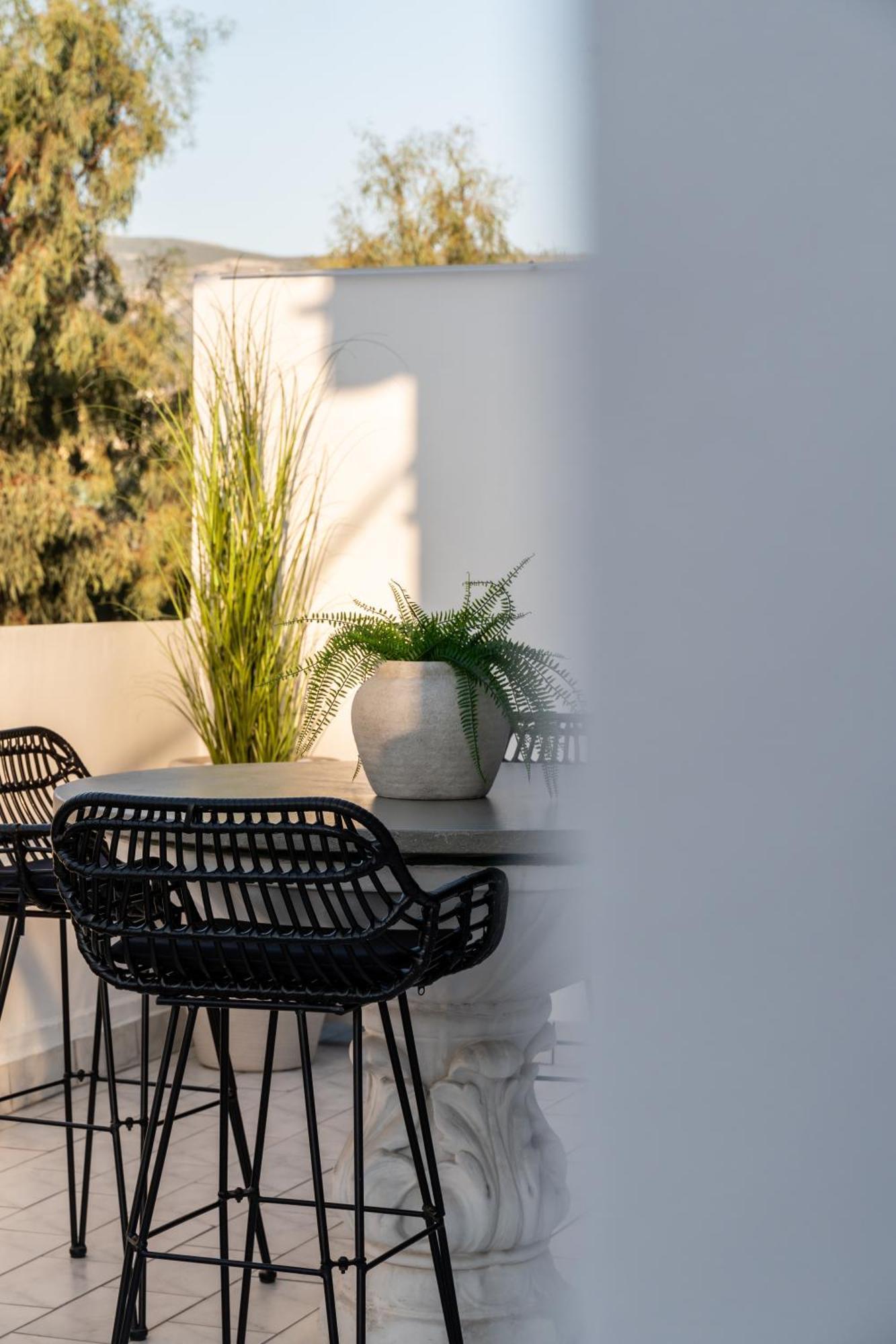 One-Bedroom Superior Apartment Plunge Pool